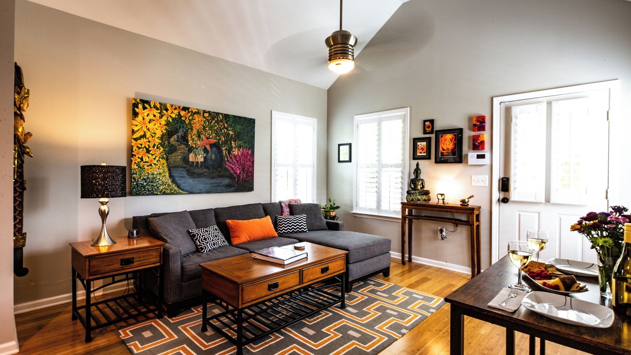 Photo of Livingroom in Downtown