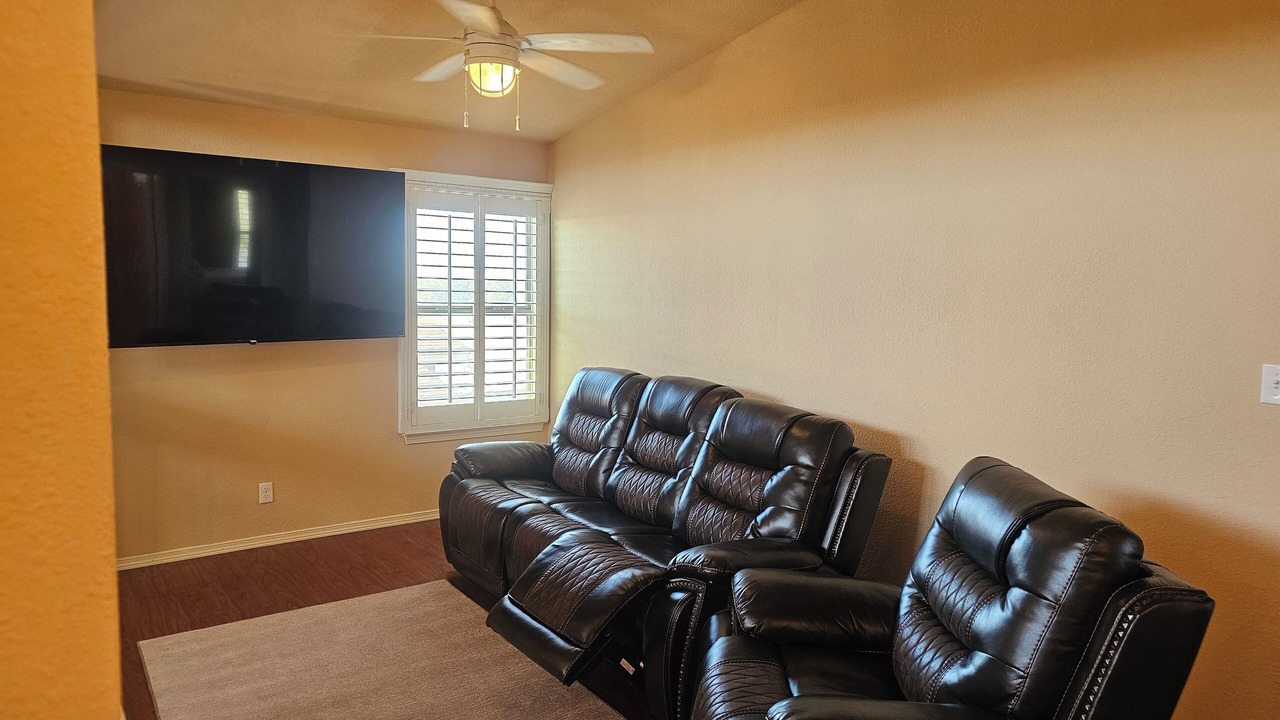 Photo of Livingroom in Biggs Field