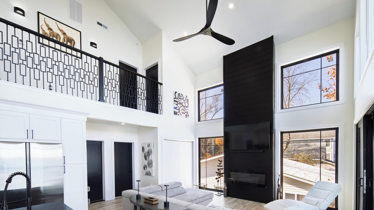 Photo of Livingroom in Saratoga Springs