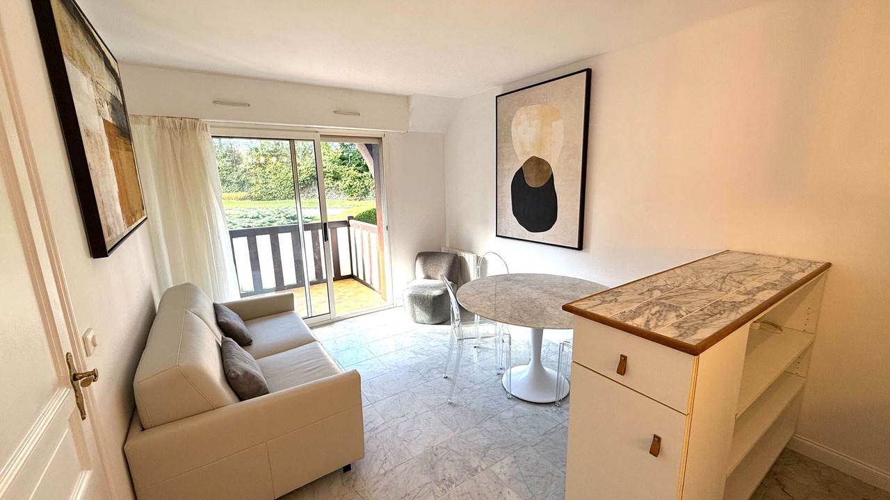 Photo of Livingroom in Deauville