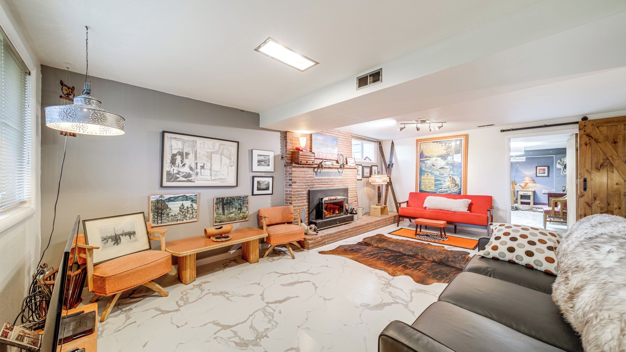 Photo of Livingroom in Clarkston Heights-Vineland