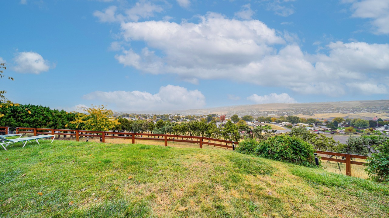 Photo of Outdoor in Clarkston Heights-Vineland