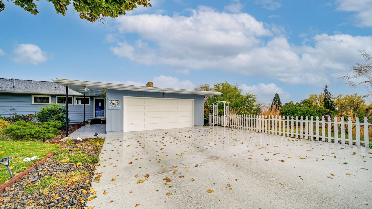 Photo of Others in Clarkston Heights-Vineland