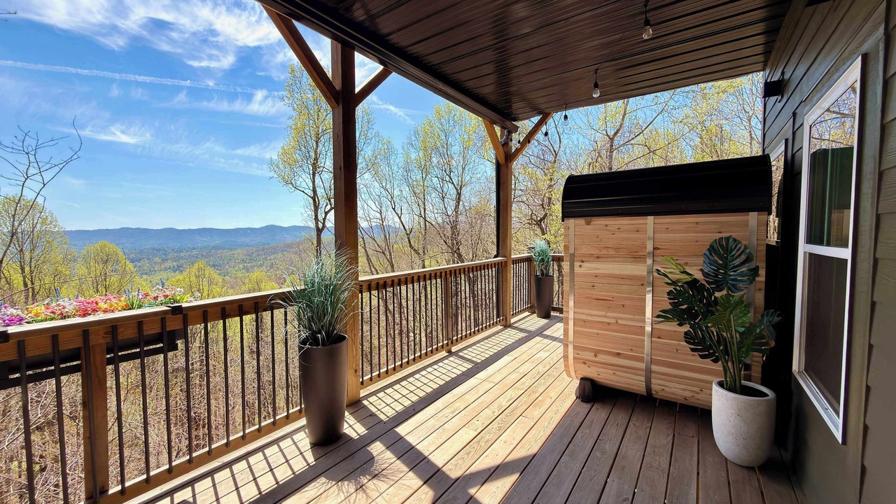 Photo of Patio Balcony in Laurel Park