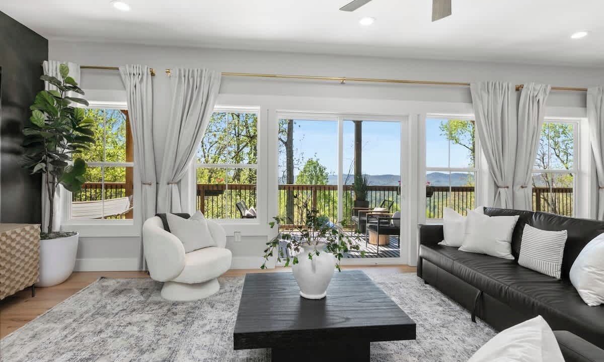 Photo of Bedroom in Laurel Park