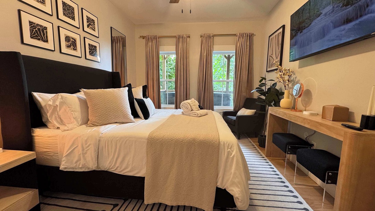 Photo of Bedroom in Laurel Park