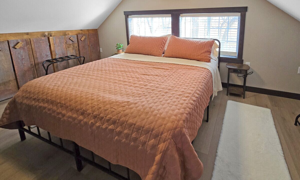 Photo of Bedroom in Okoboji