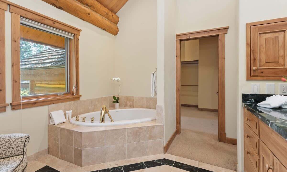 Photo of Bathroom in Granite Ridge
