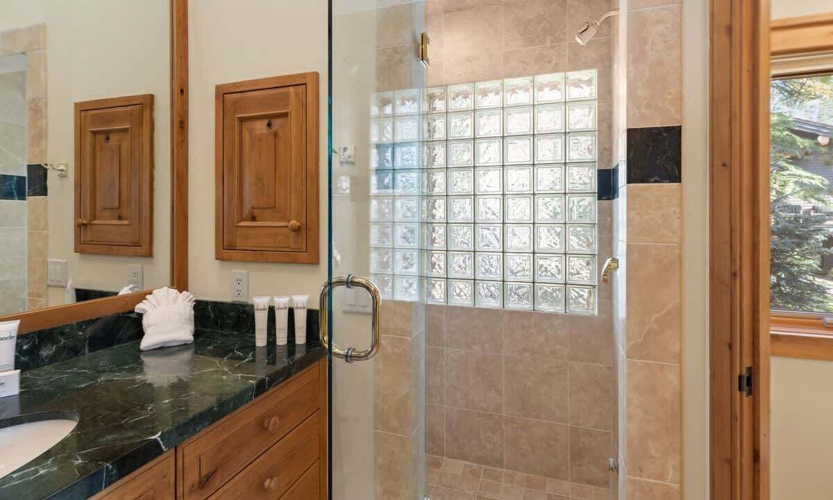 Photo of Bathroom in Granite Ridge