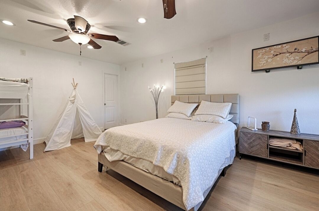 Photo of Bedroom in Quinlan