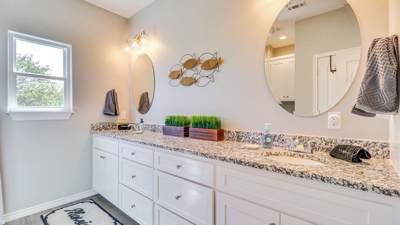 Photo of Bathroom in Buchanan Dam