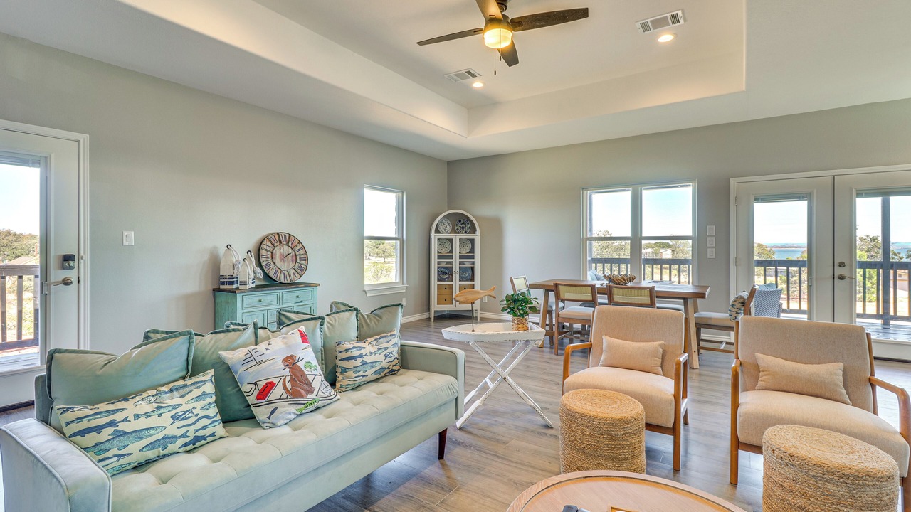 Photo of Livingroom in Buchanan Dam