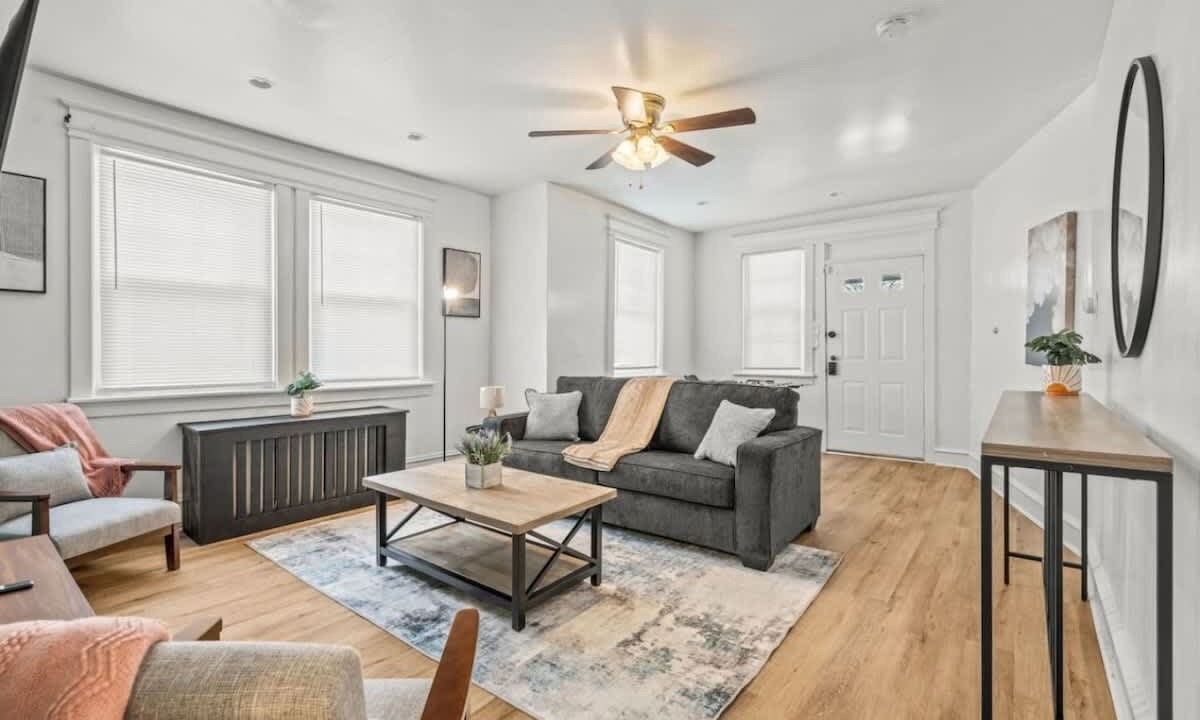 Photo of Livingroom in North Philadelphia