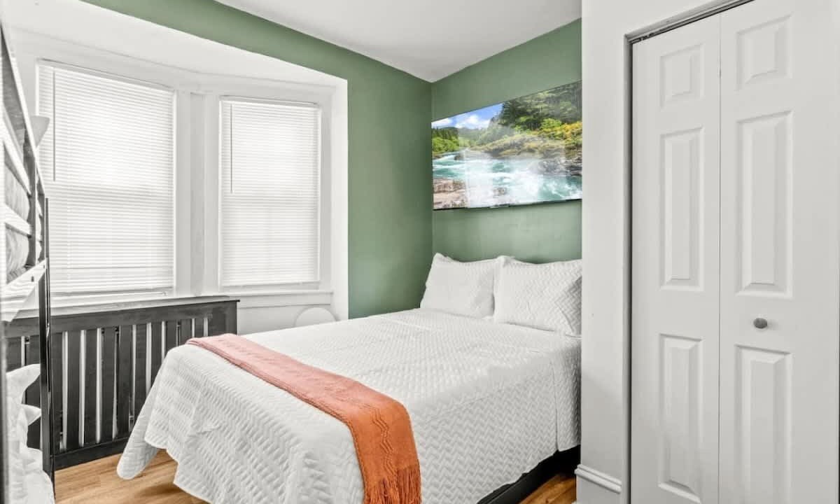 Photo of Bedroom in North Philadelphia