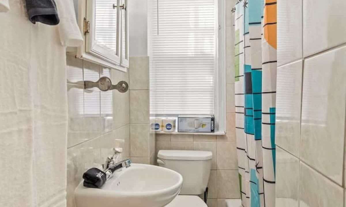Photo of Bathroom in North Philadelphia