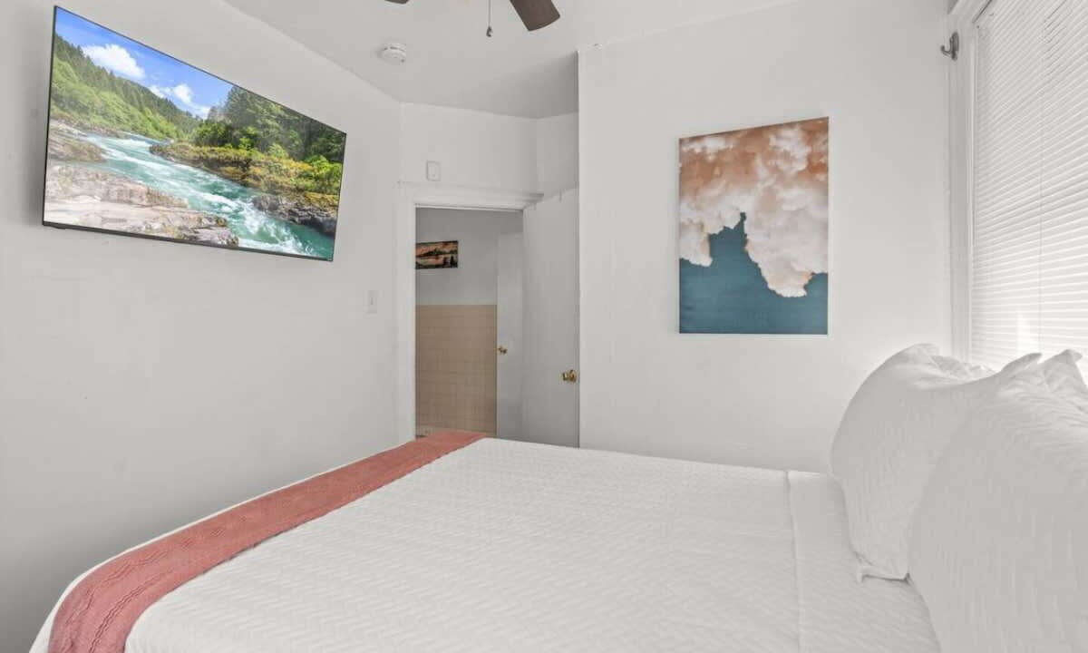 Photo of Bedroom in North Philadelphia