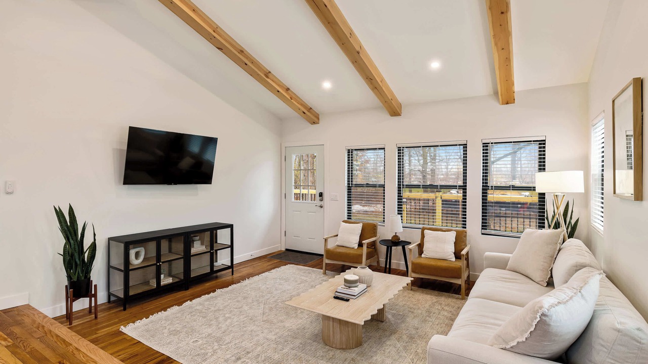 Photo of Livingroom in South Lyon