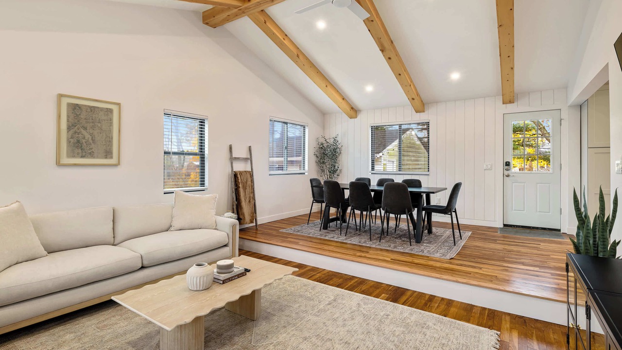 Photo of Livingroom in South Lyon