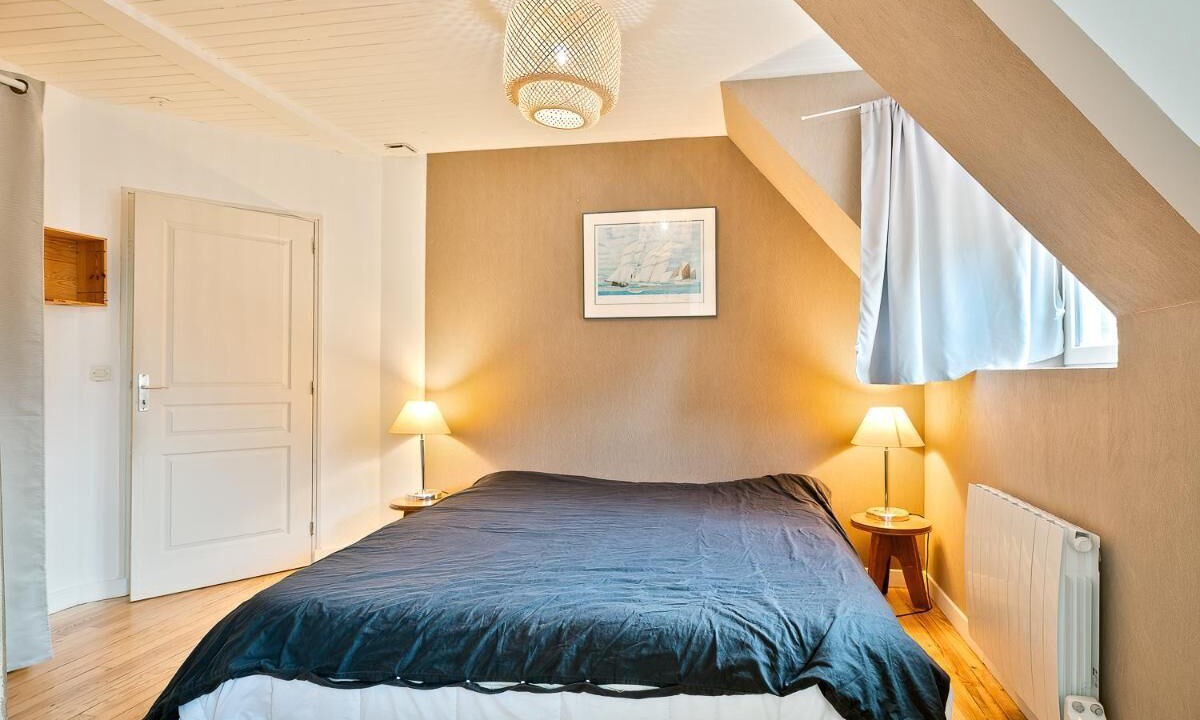 Photo of Bedroom in La Madeleine-Bellevue