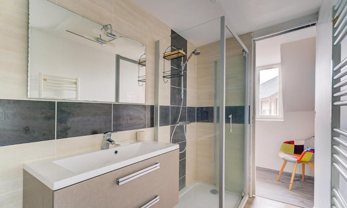 Photo of Bathroom in La Madeleine-Bellevue