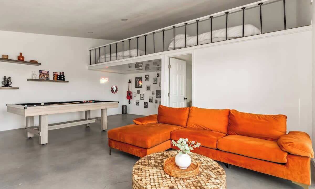 Photo of Livingroom in Morongo Valley