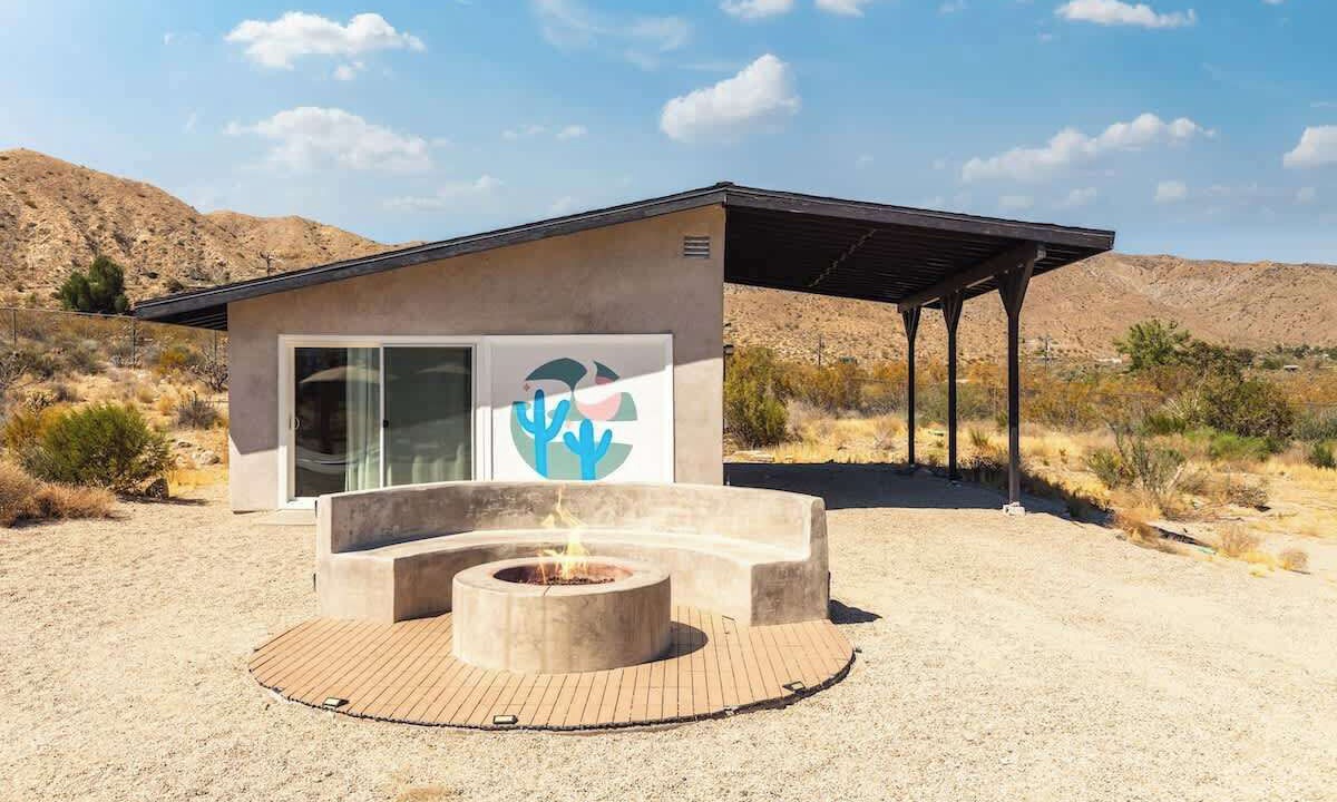 Photo of Patio Balcony in Morongo Valley