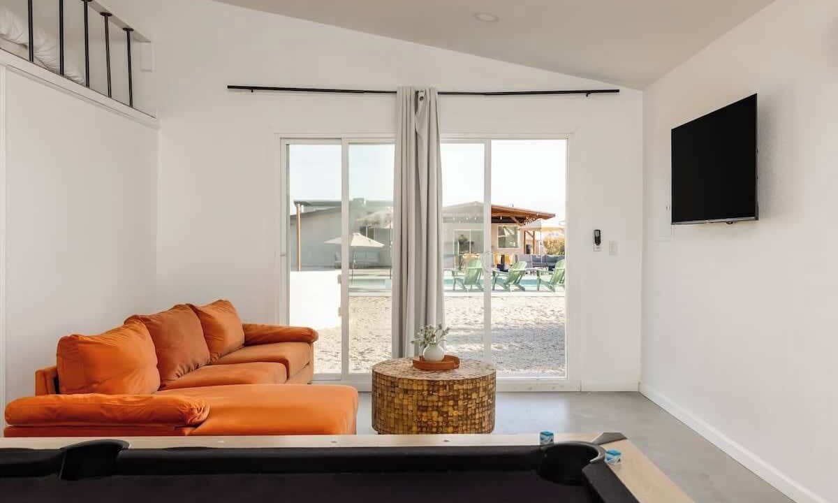 Photo of Livingroom in Morongo Valley