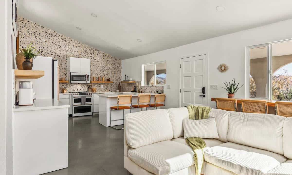 Photo of Livingroom in Morongo Valley