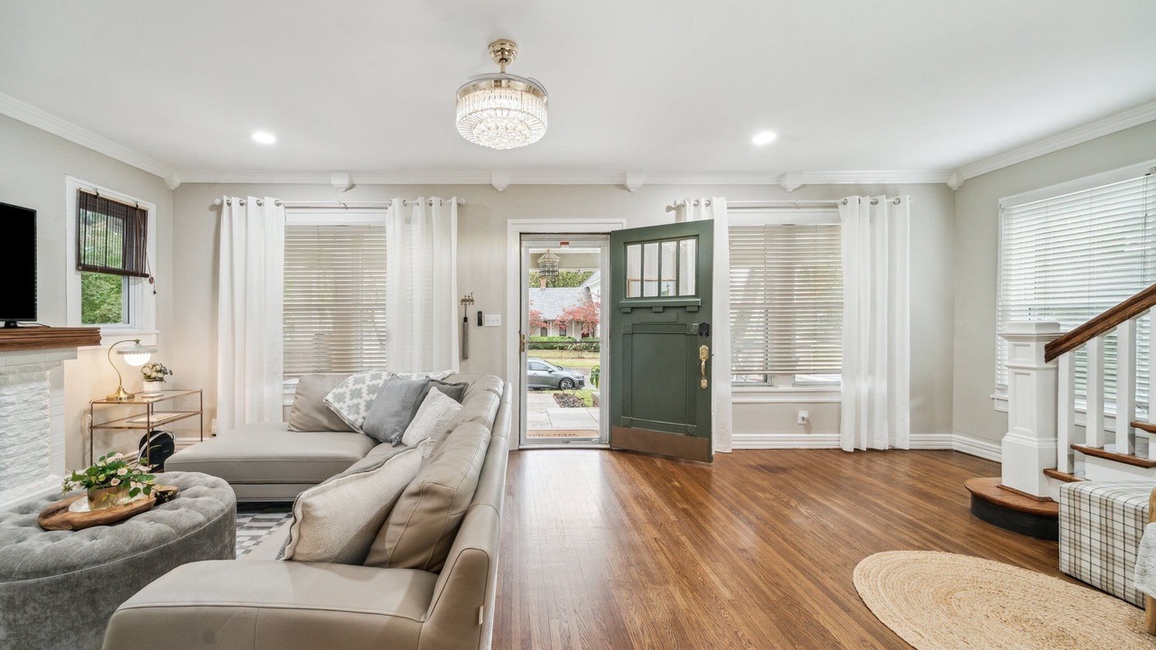 Photo of Livingroom in Downtown Tulsa