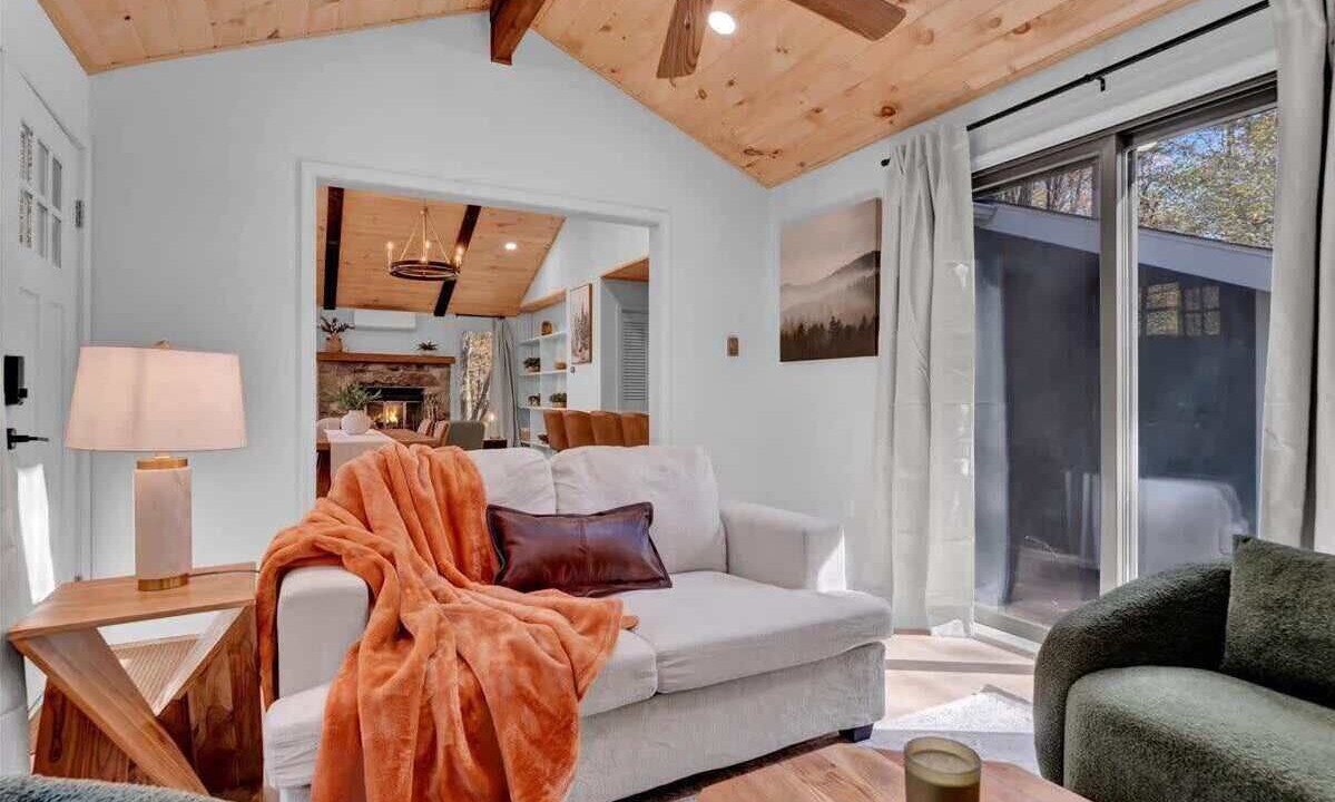 Photo of Livingroom in Gouldsboro
