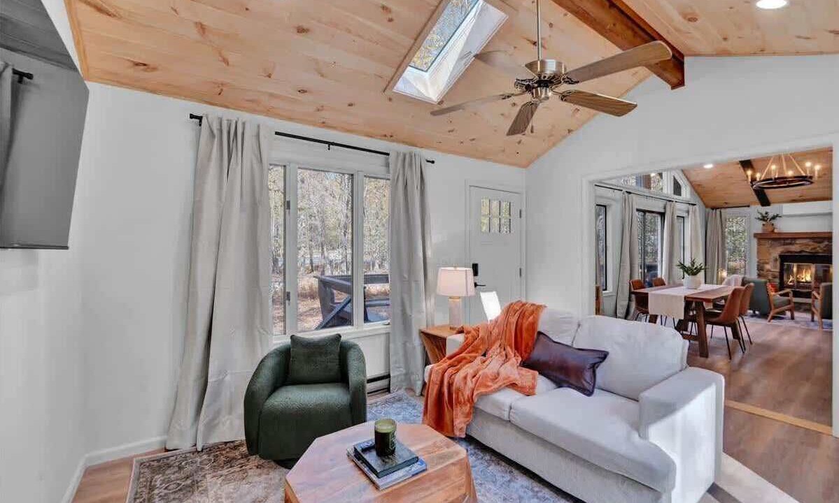 Photo of Livingroom in Gouldsboro