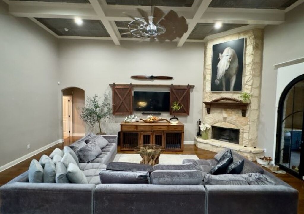 Photo of Livingroom in China Spring