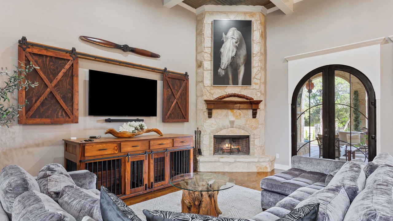 Photo of Livingroom in China Spring