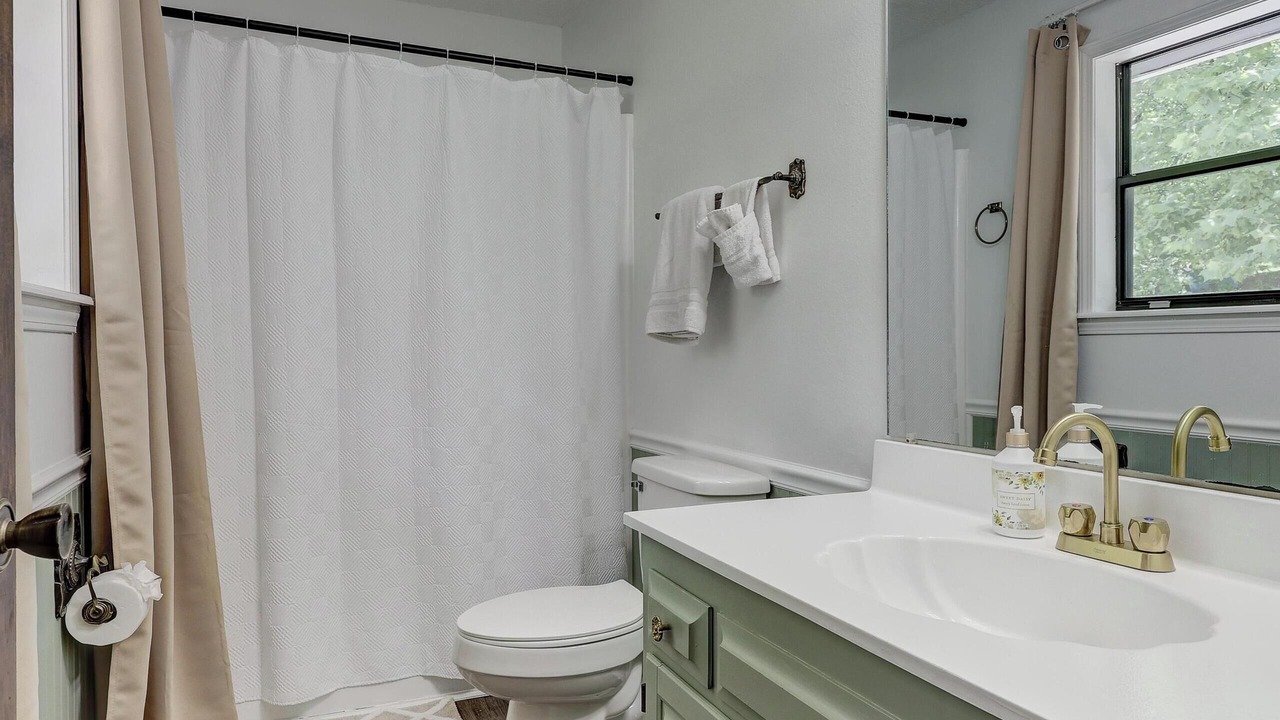 Photo of Bathroom in Leawood