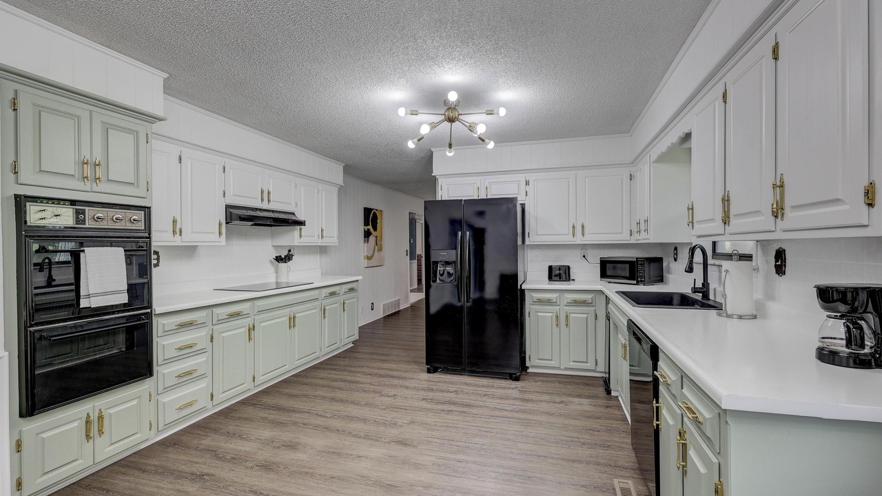 Photo of Bedroom in Leawood