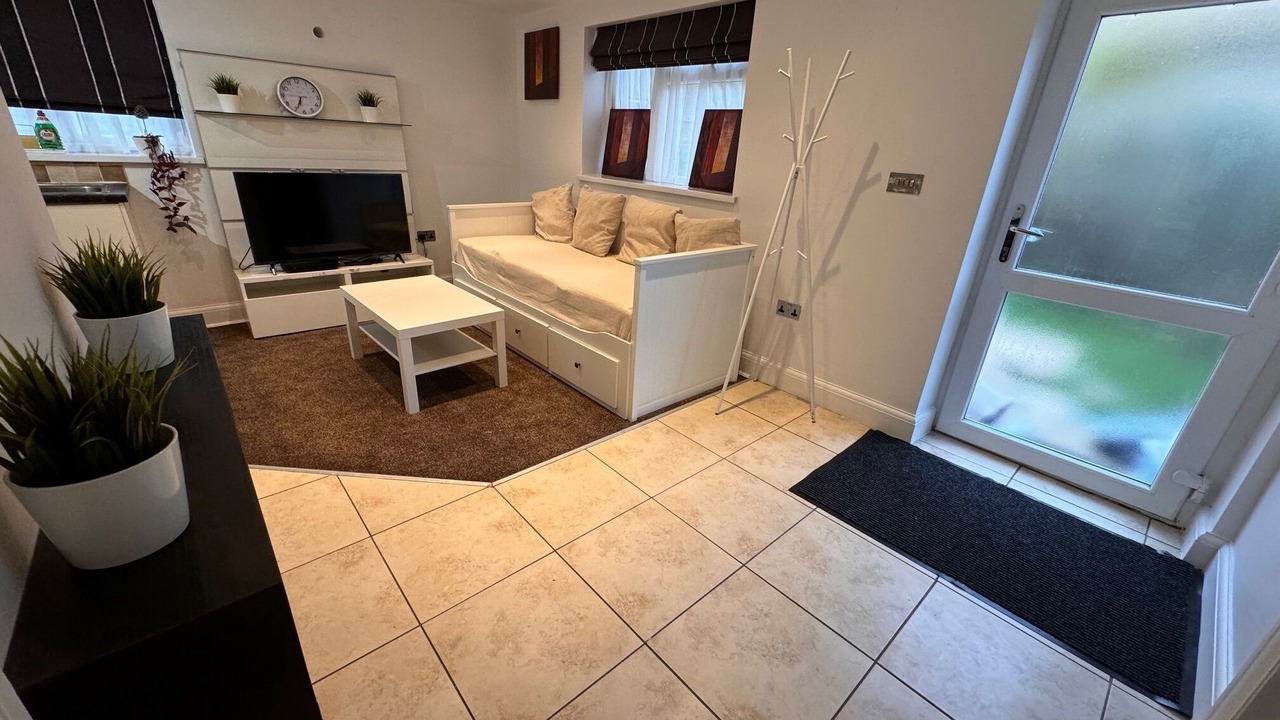 Photo of Livingroom in Hounslow Heath