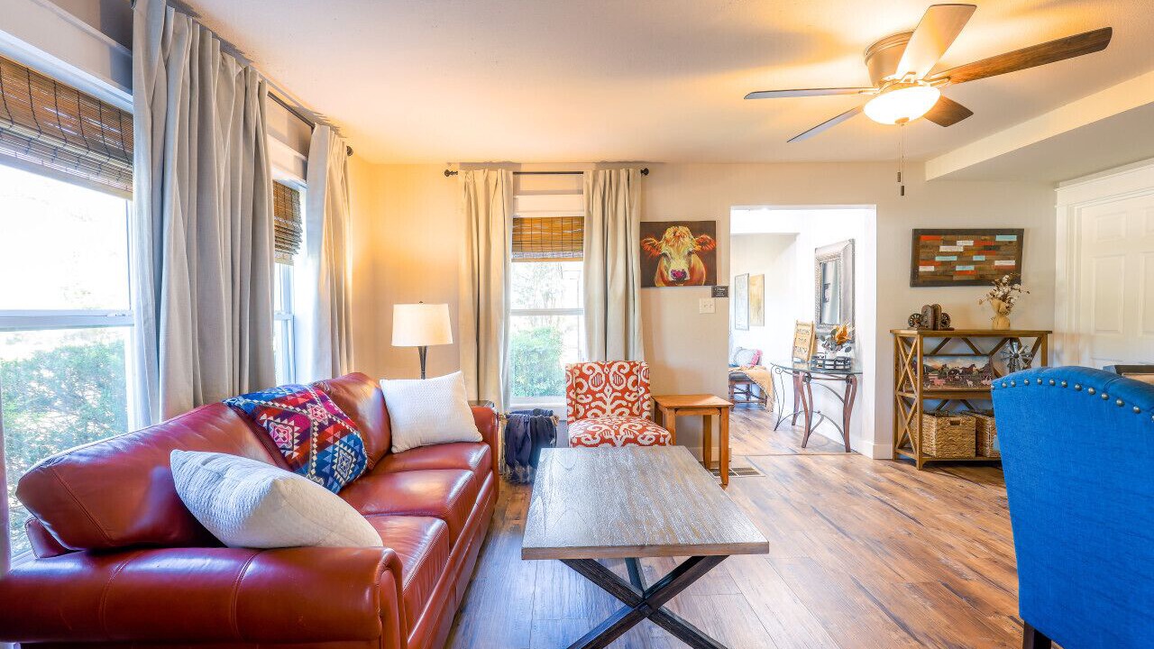 Photo of Livingroom in Santa Anna
