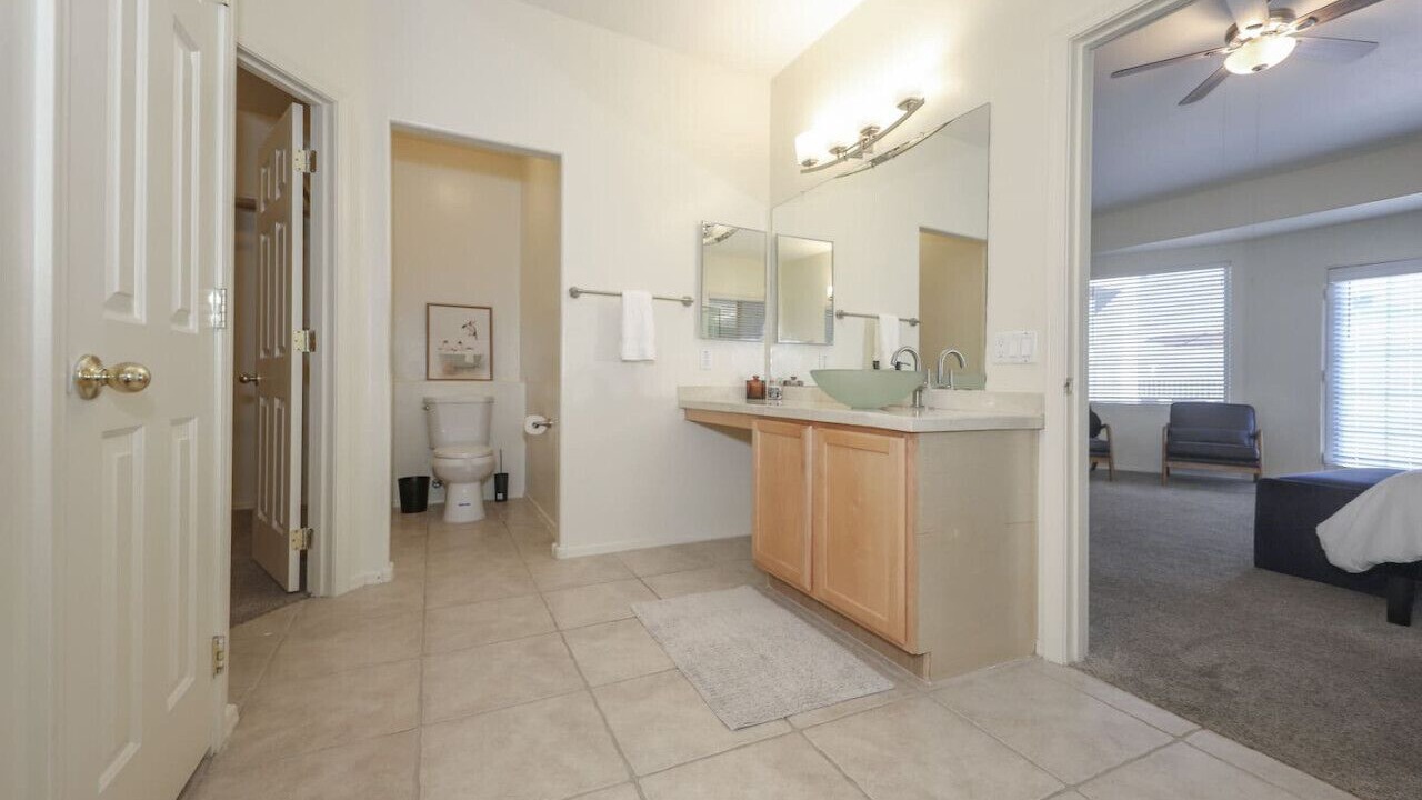Photo of Bathroom in Cancion De La Luna