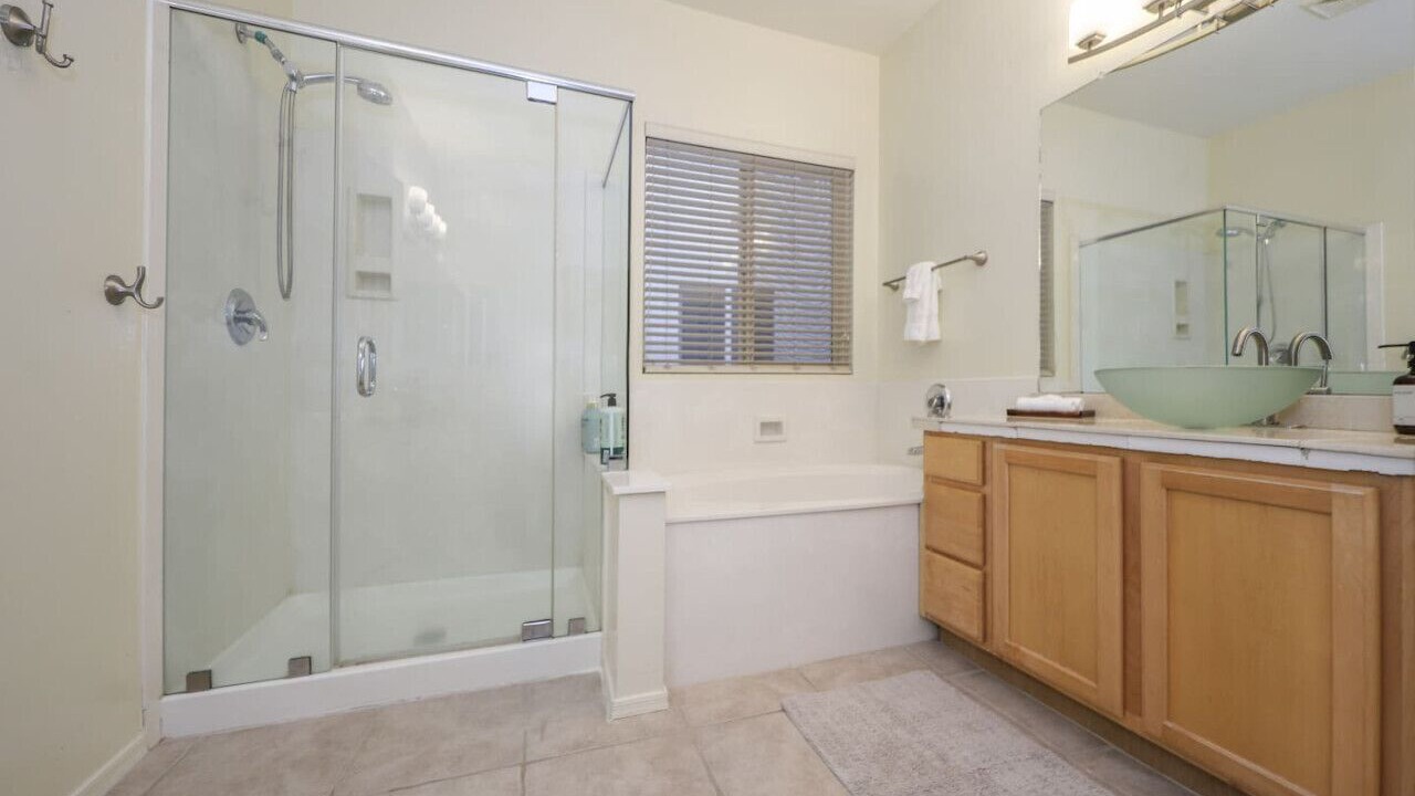 Photo of Bathroom in Cancion De La Luna