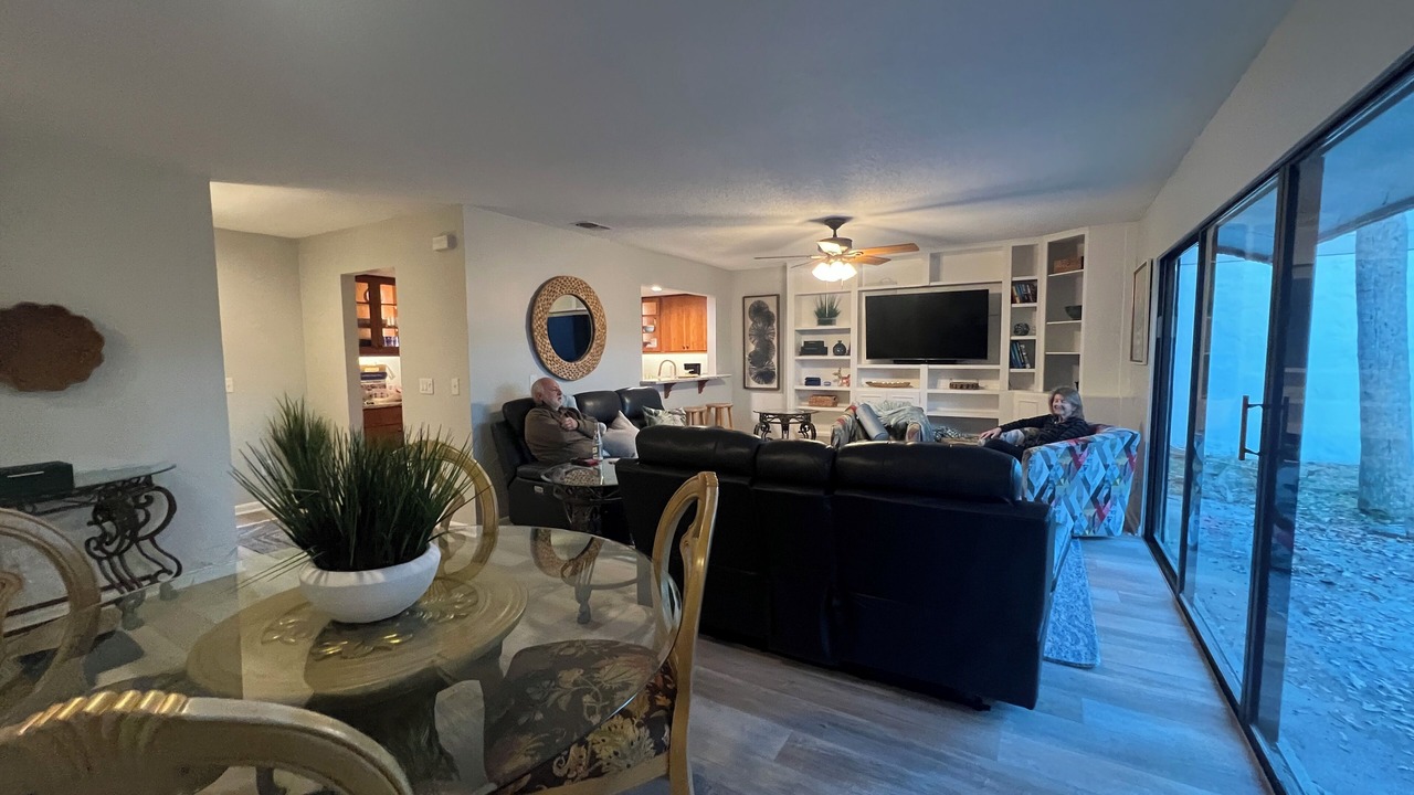 Photo of Livingroom in Palm Valley