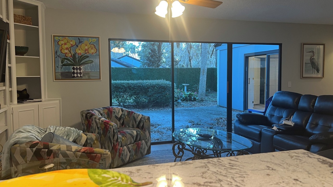 Photo of Livingroom in Palm Valley