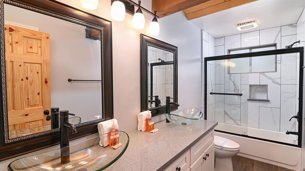 Photo of Bathroom in Round Hill Village
