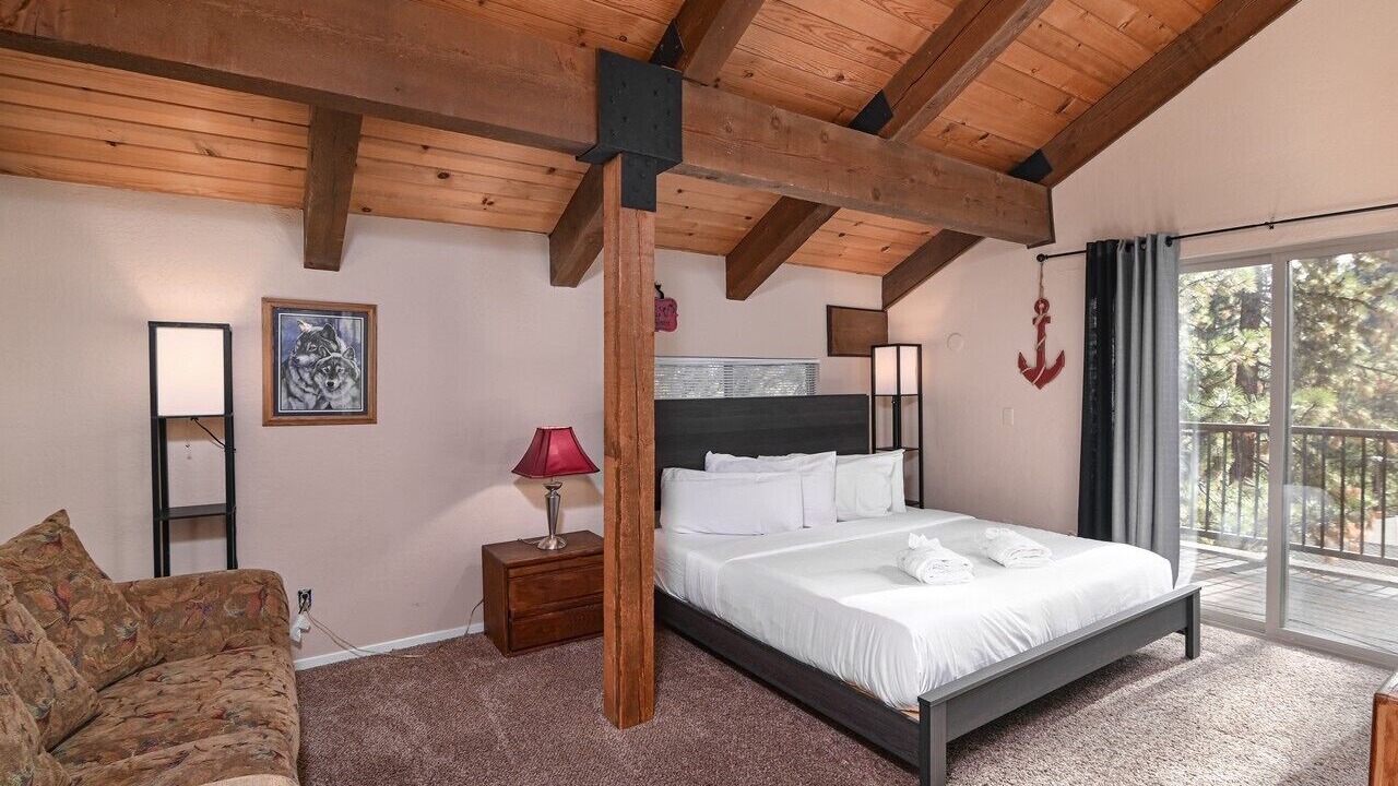 Photo of Bedroom in Round Hill Village