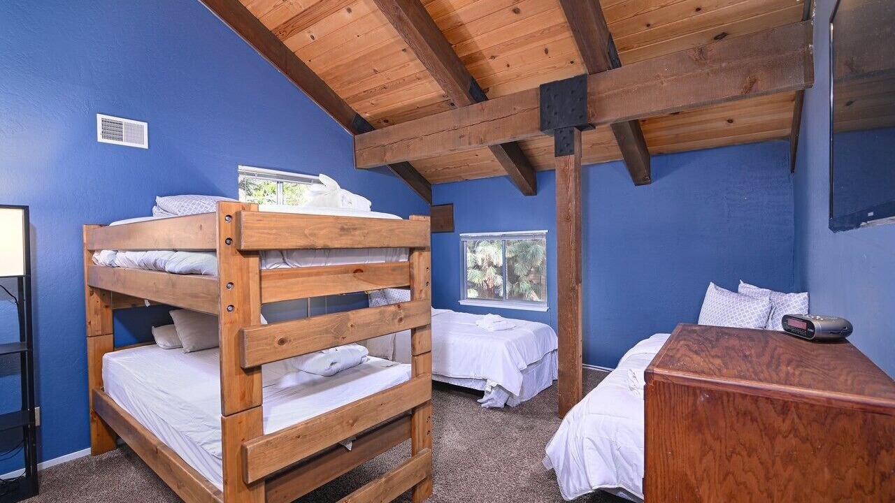 Photo of Bedroom in Round Hill Village