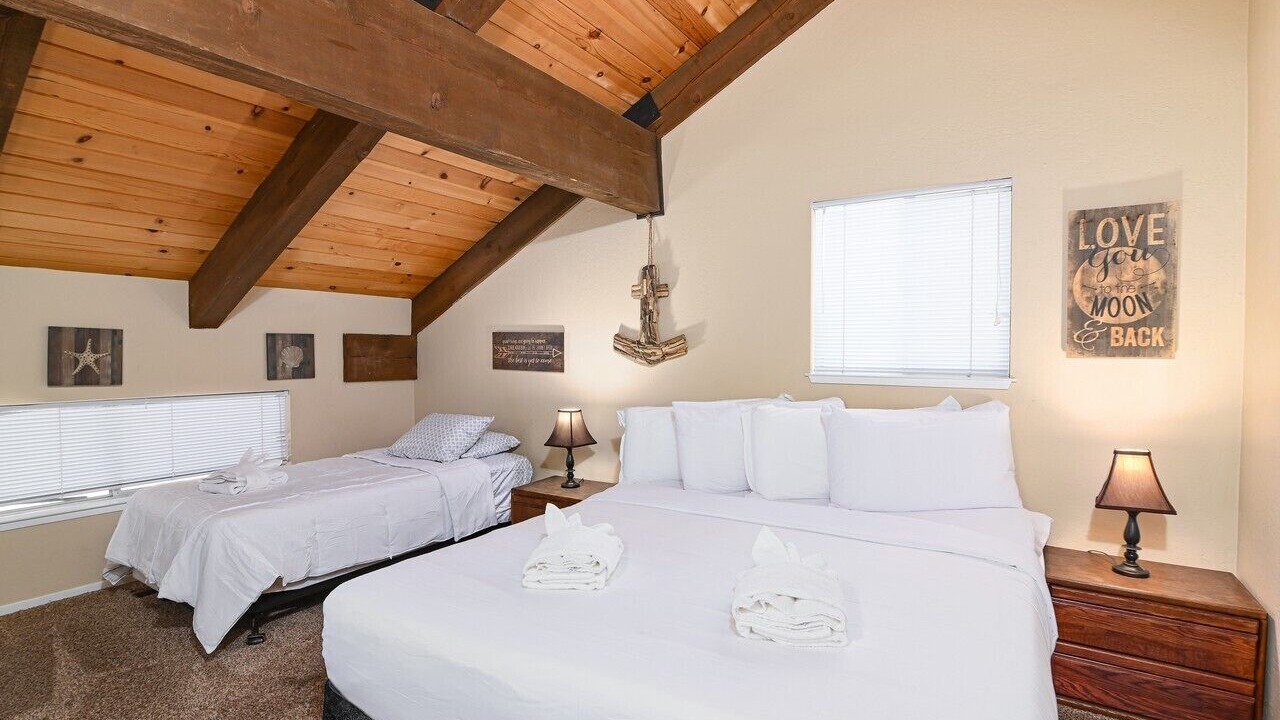 Photo of Bedroom in Round Hill Village