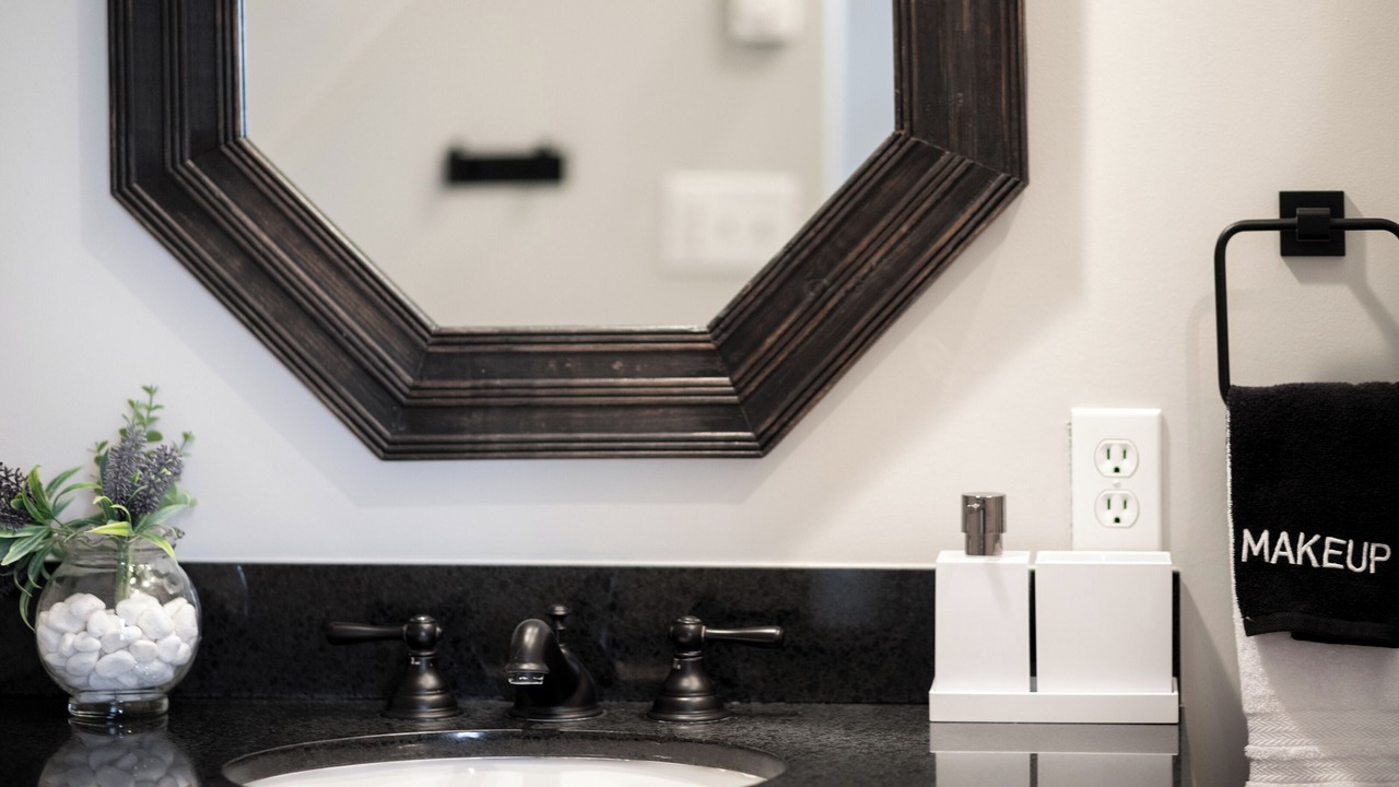 Photo of Bathroom in The Galena Territory