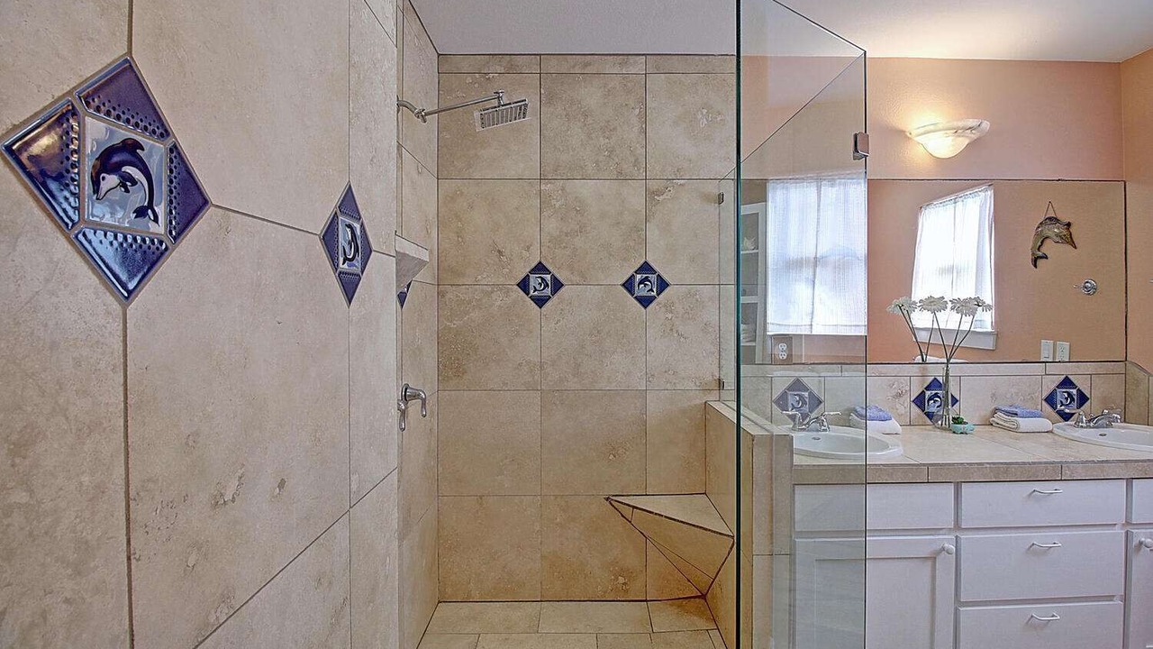 Photo of Bathroom in Leeward Sands