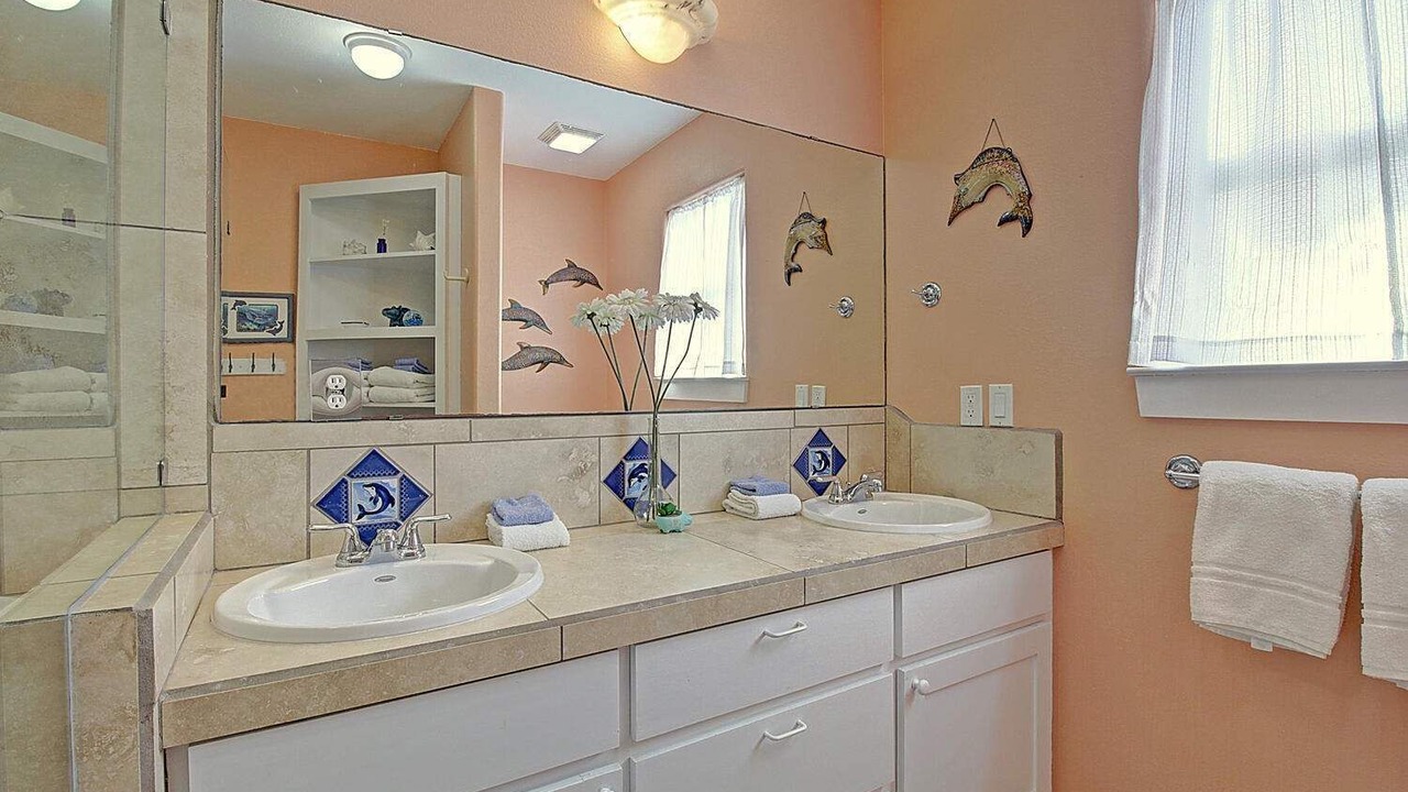 Photo of Bathroom in Leeward Sands