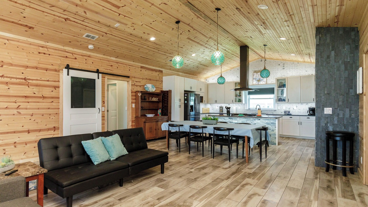 Photo of Others in Leeward Sands