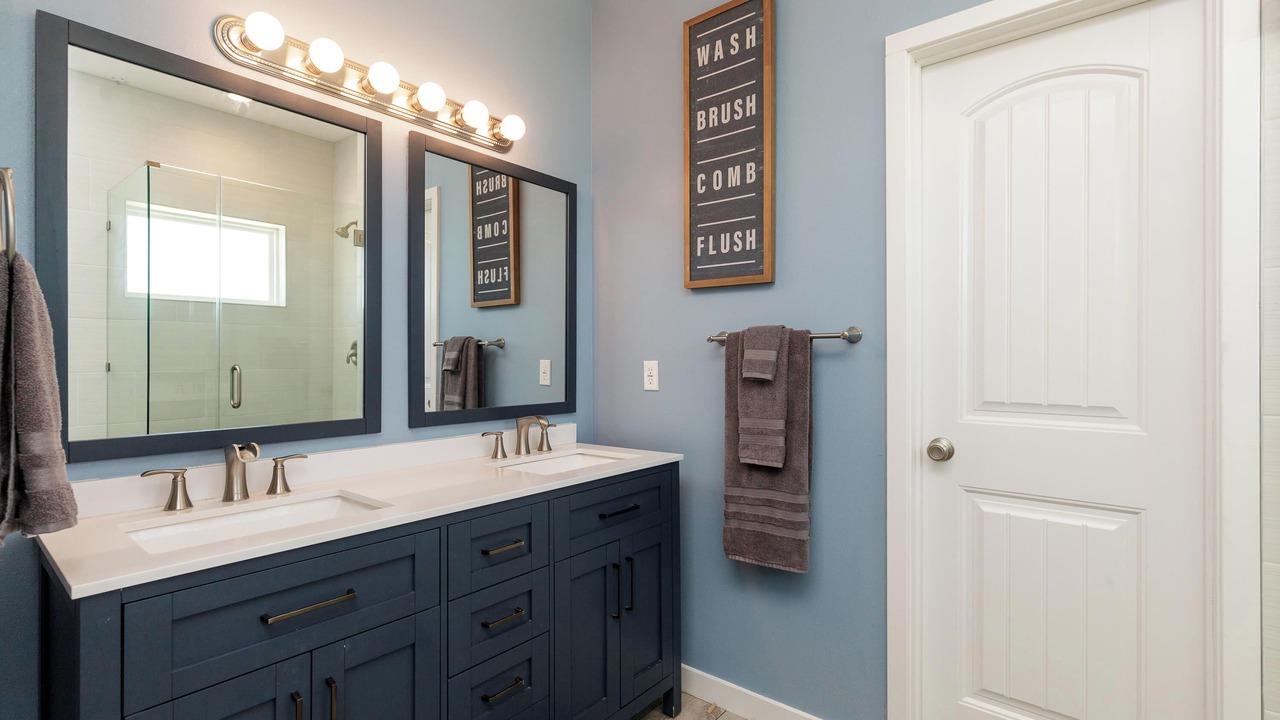 Photo of Bathroom in Leeward Sands